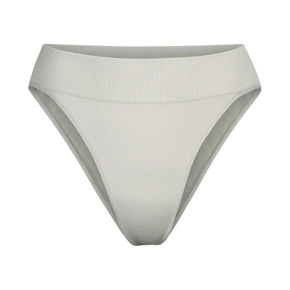 Skims Body Brief - Talc - 4x - Picture 2 of 6